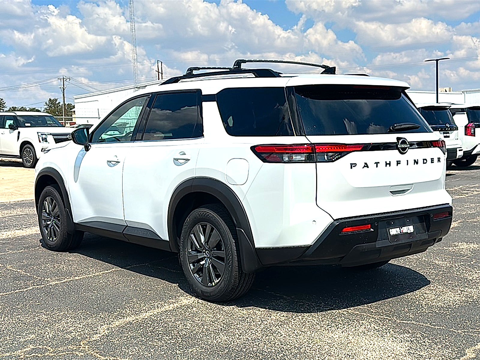 2026 Nissan Pathfinder SV