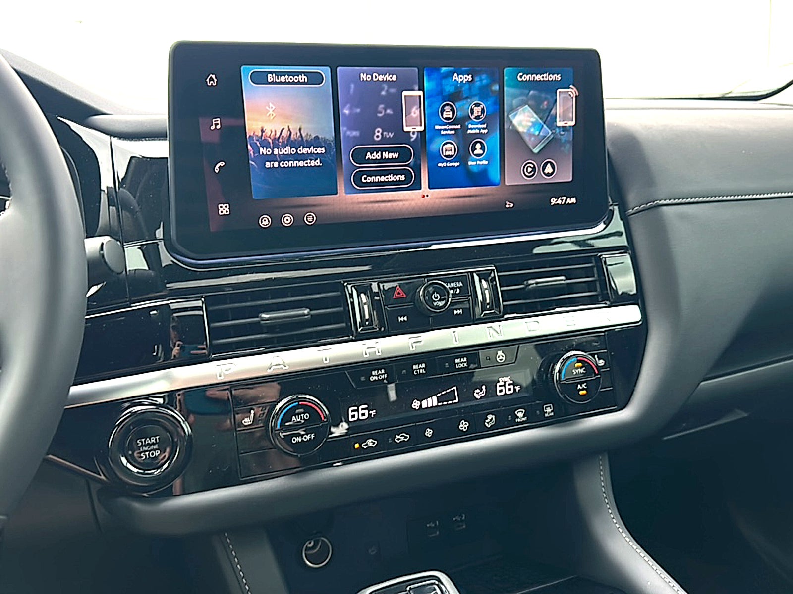 2026 Nissan Pathfinder SV