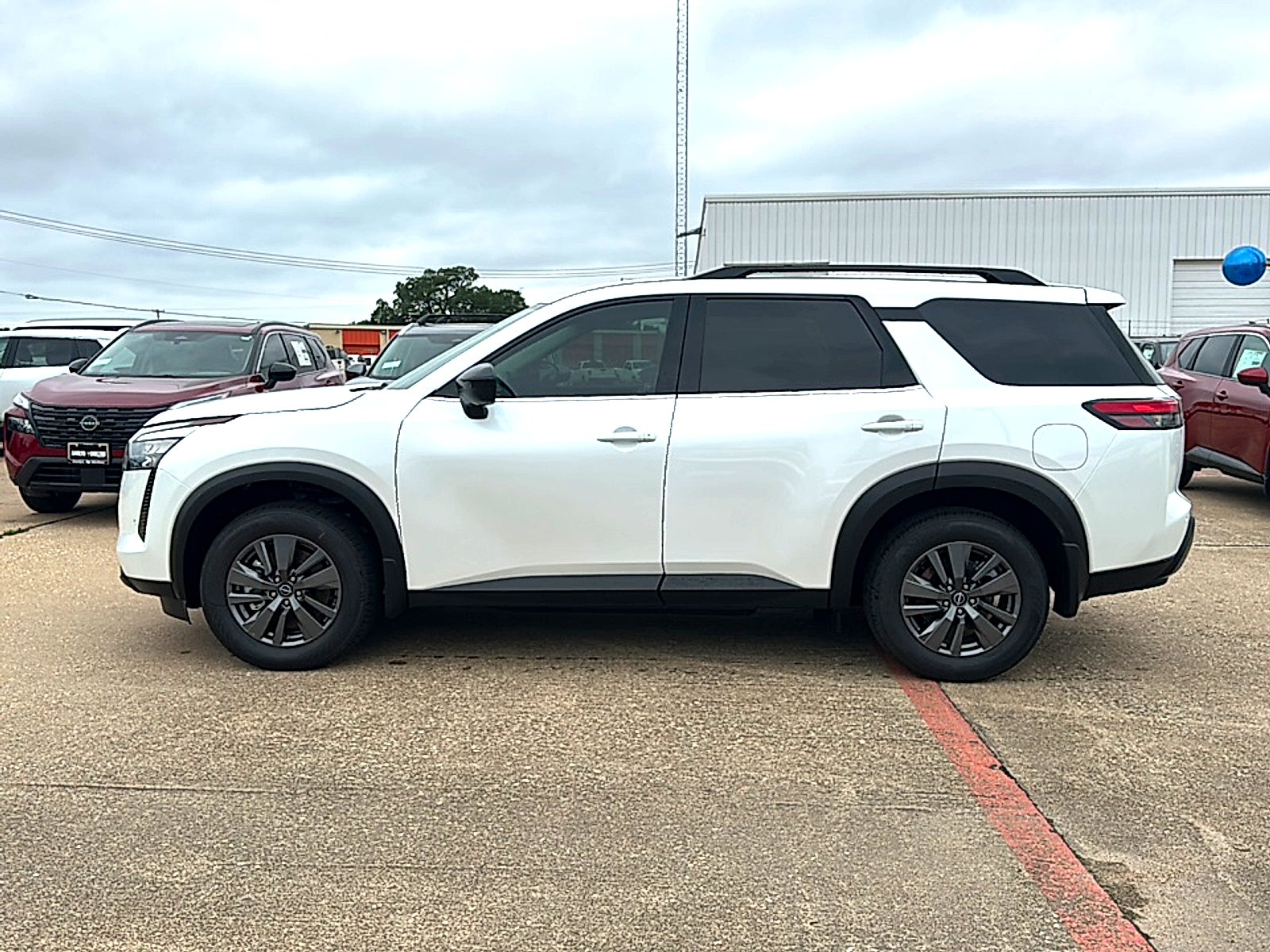 2026 Nissan Pathfinder SV