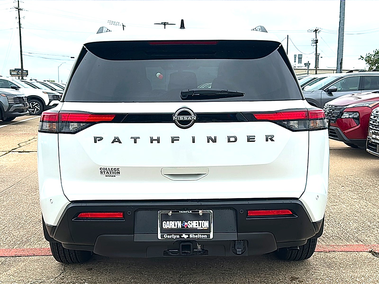 2026 Nissan Pathfinder SV