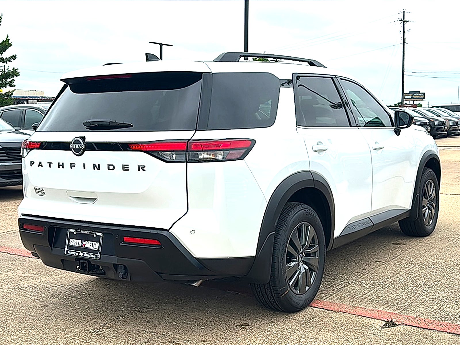 2026 Nissan Pathfinder SV