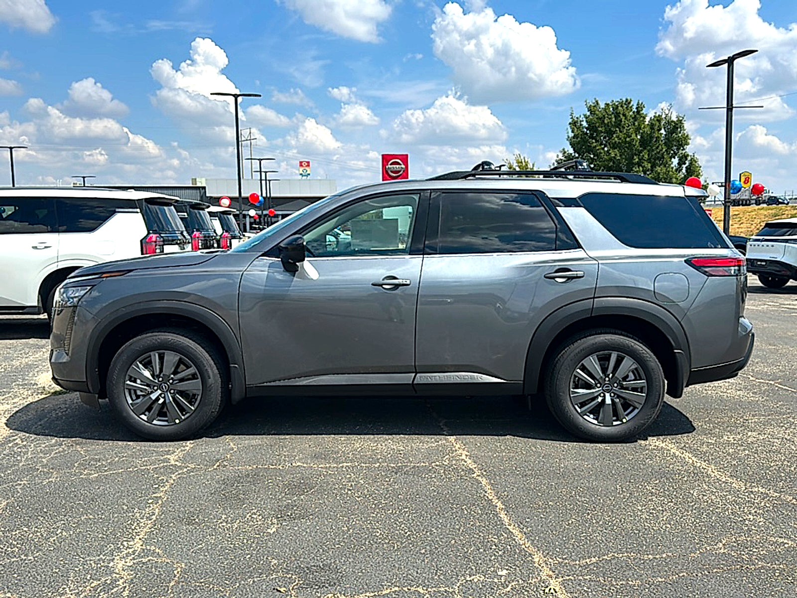 2026 Nissan Pathfinder SV