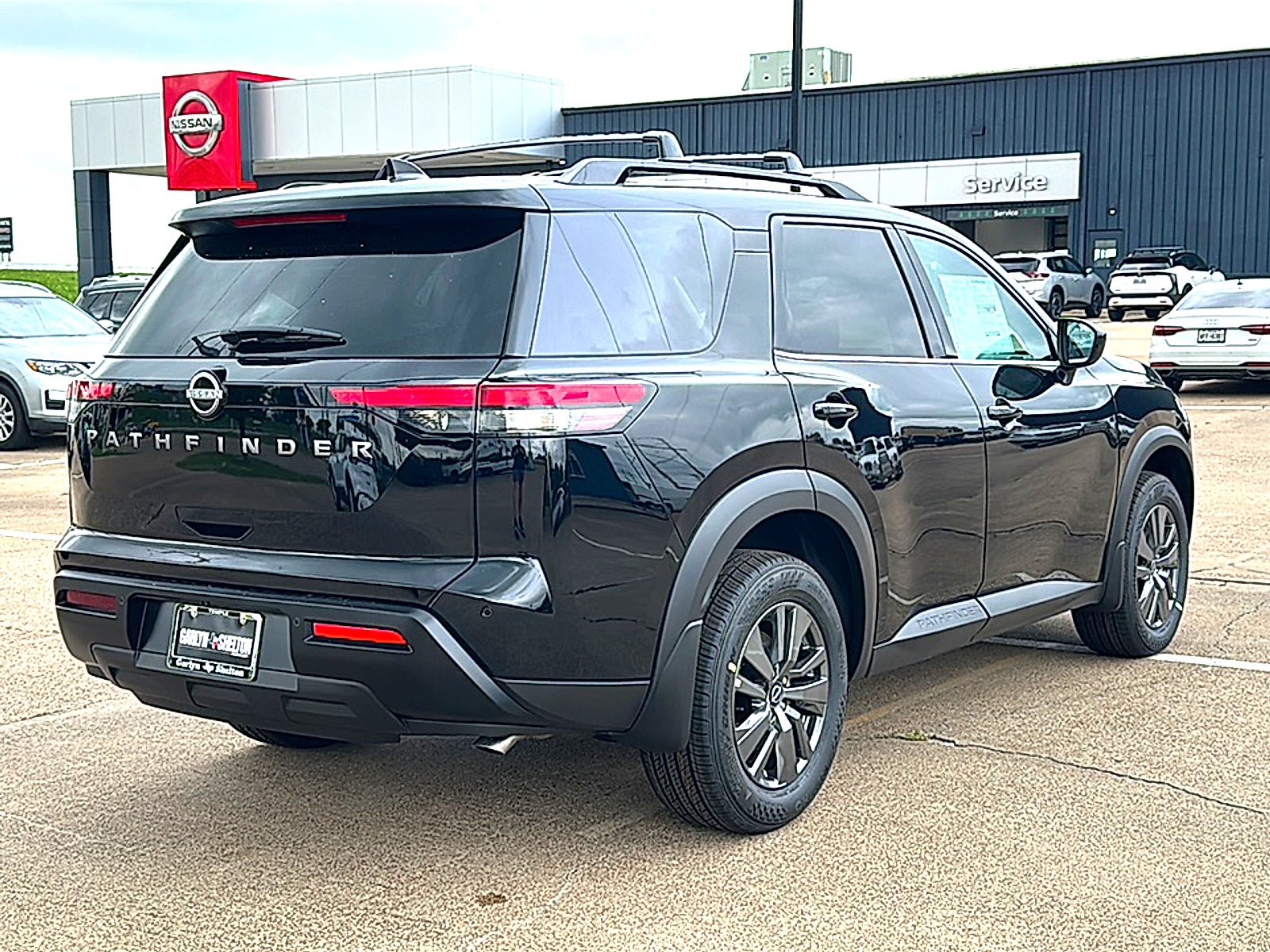 2026 Nissan Pathfinder SV