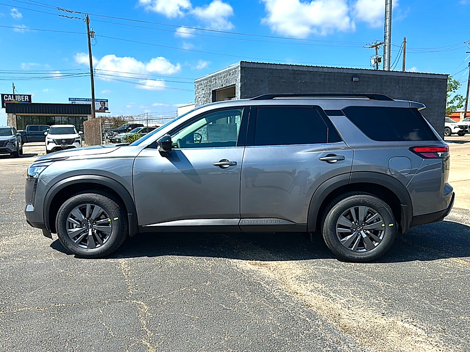 2026 Nissan Pathfinder SV