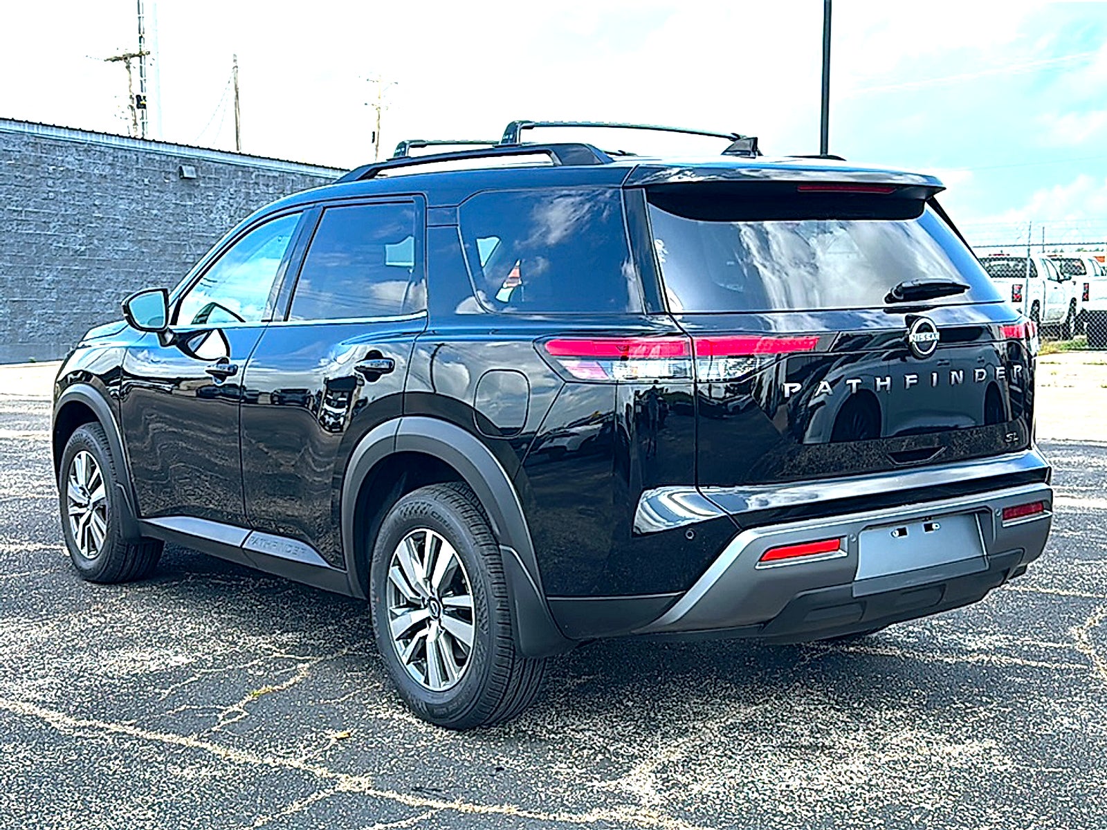 2026 Nissan Pathfinder SL