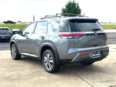 2026 Nissan Pathfinder SL