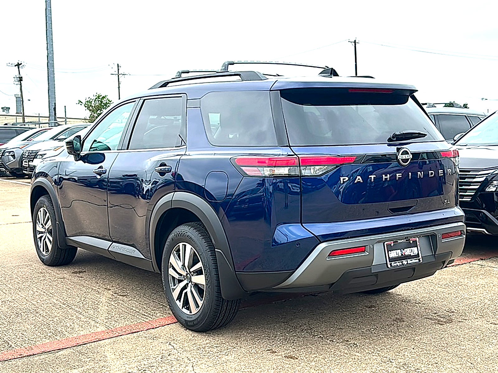 2026 Nissan Pathfinder SL
