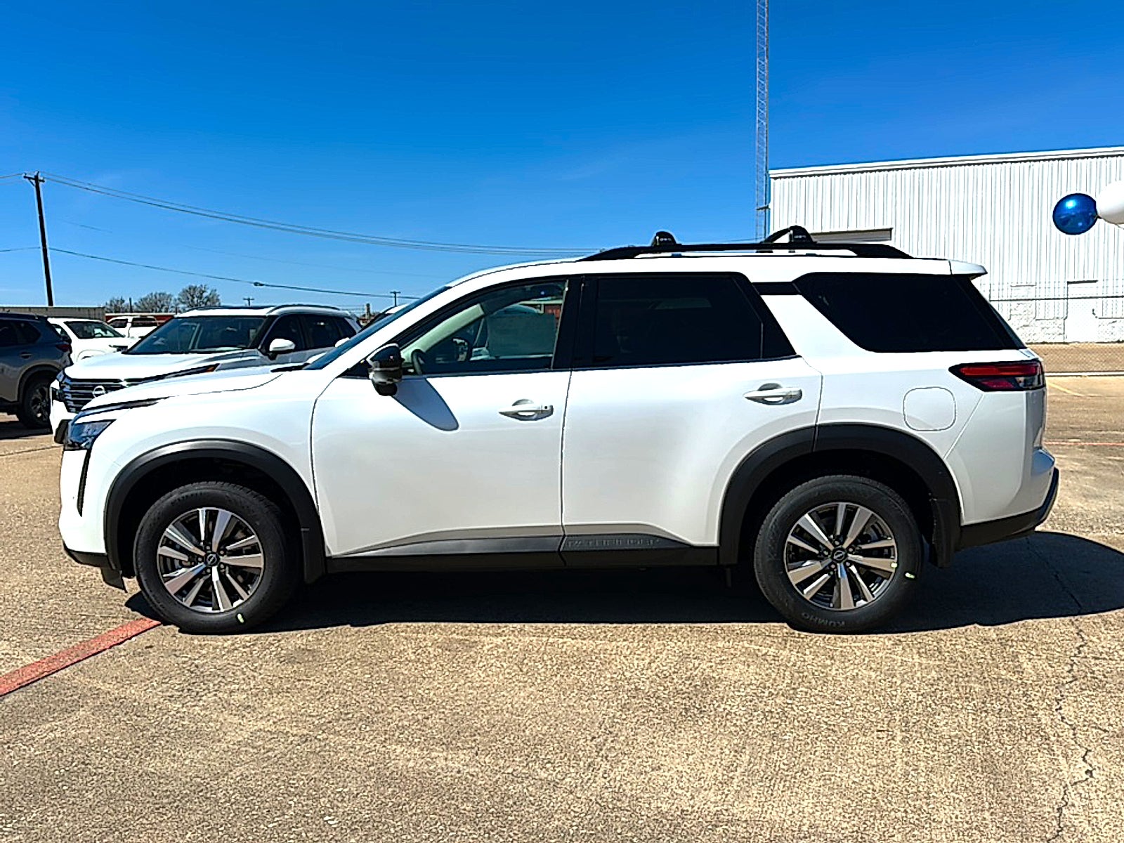 2026 Nissan Pathfinder SL