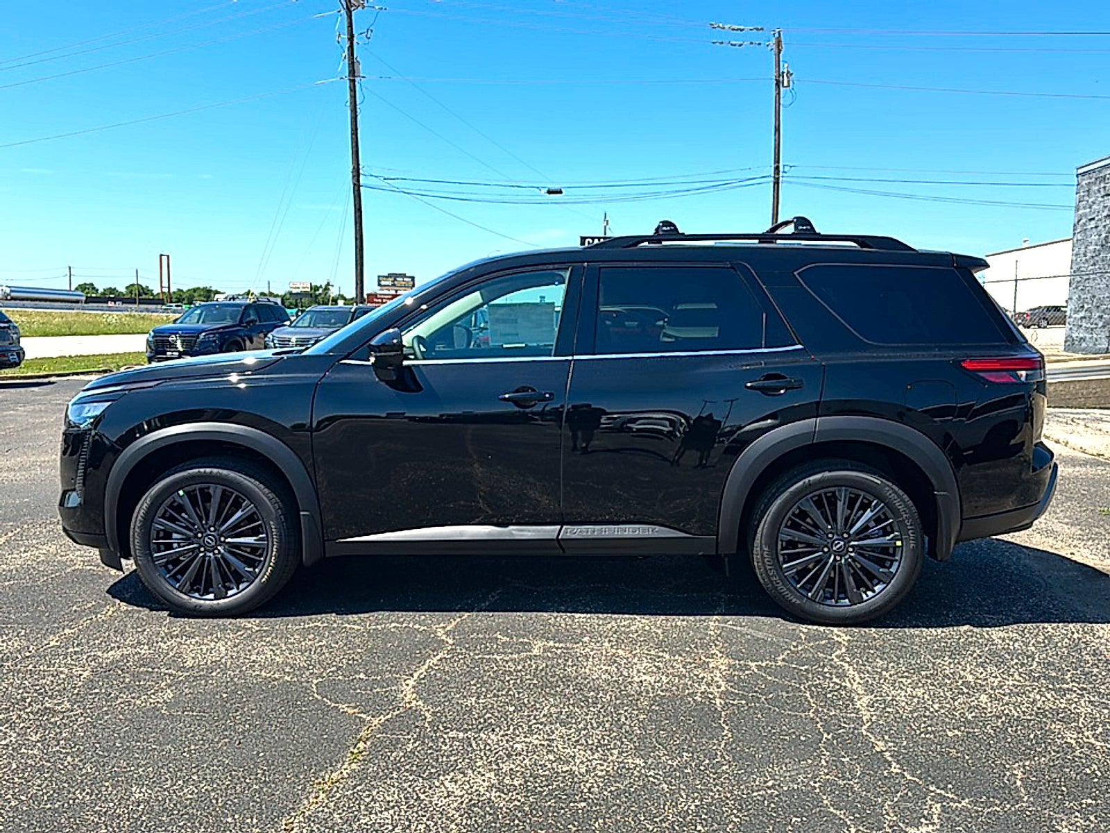 2026 Nissan Pathfinder SL