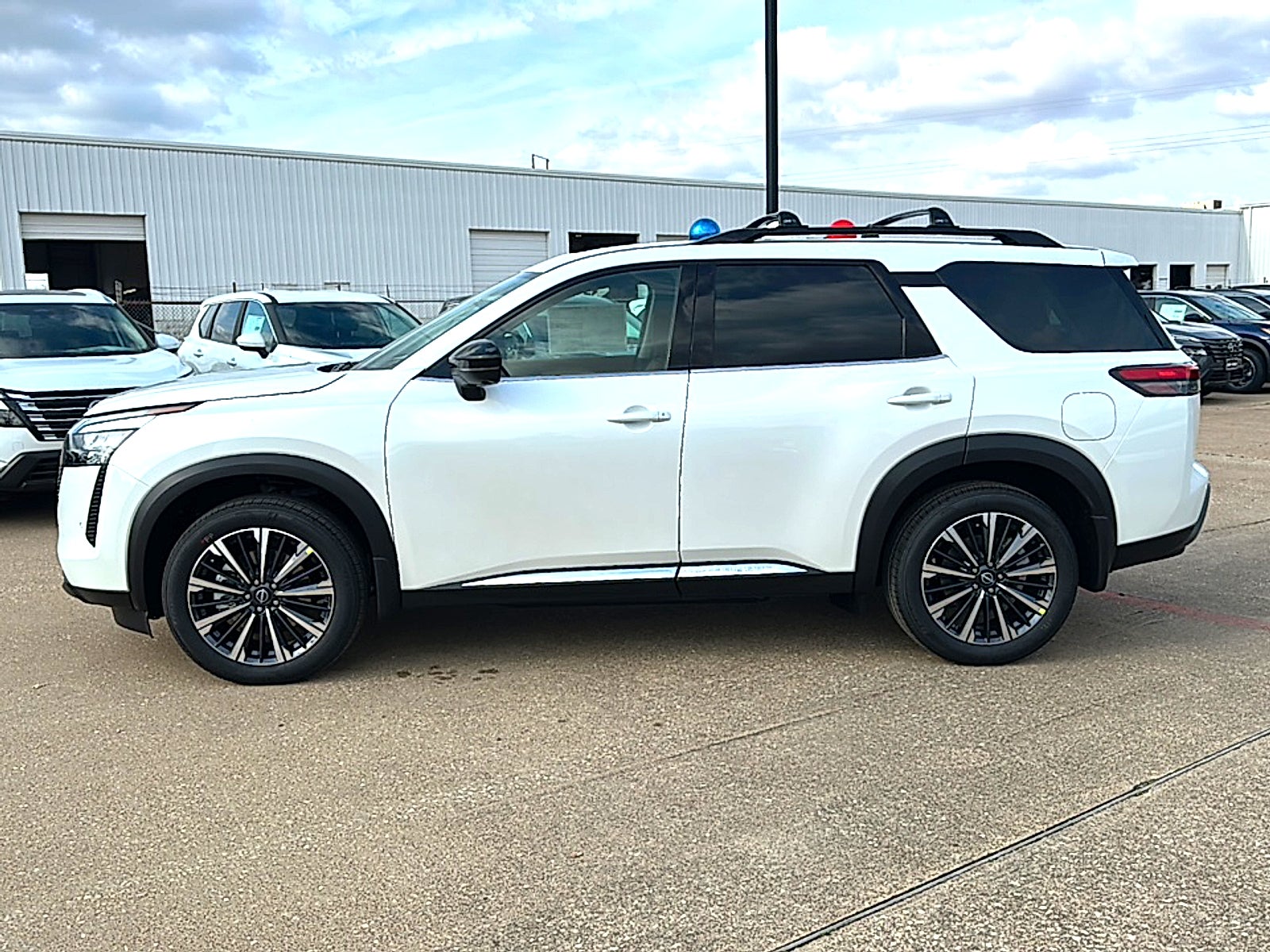 2026 Nissan Pathfinder Platinum