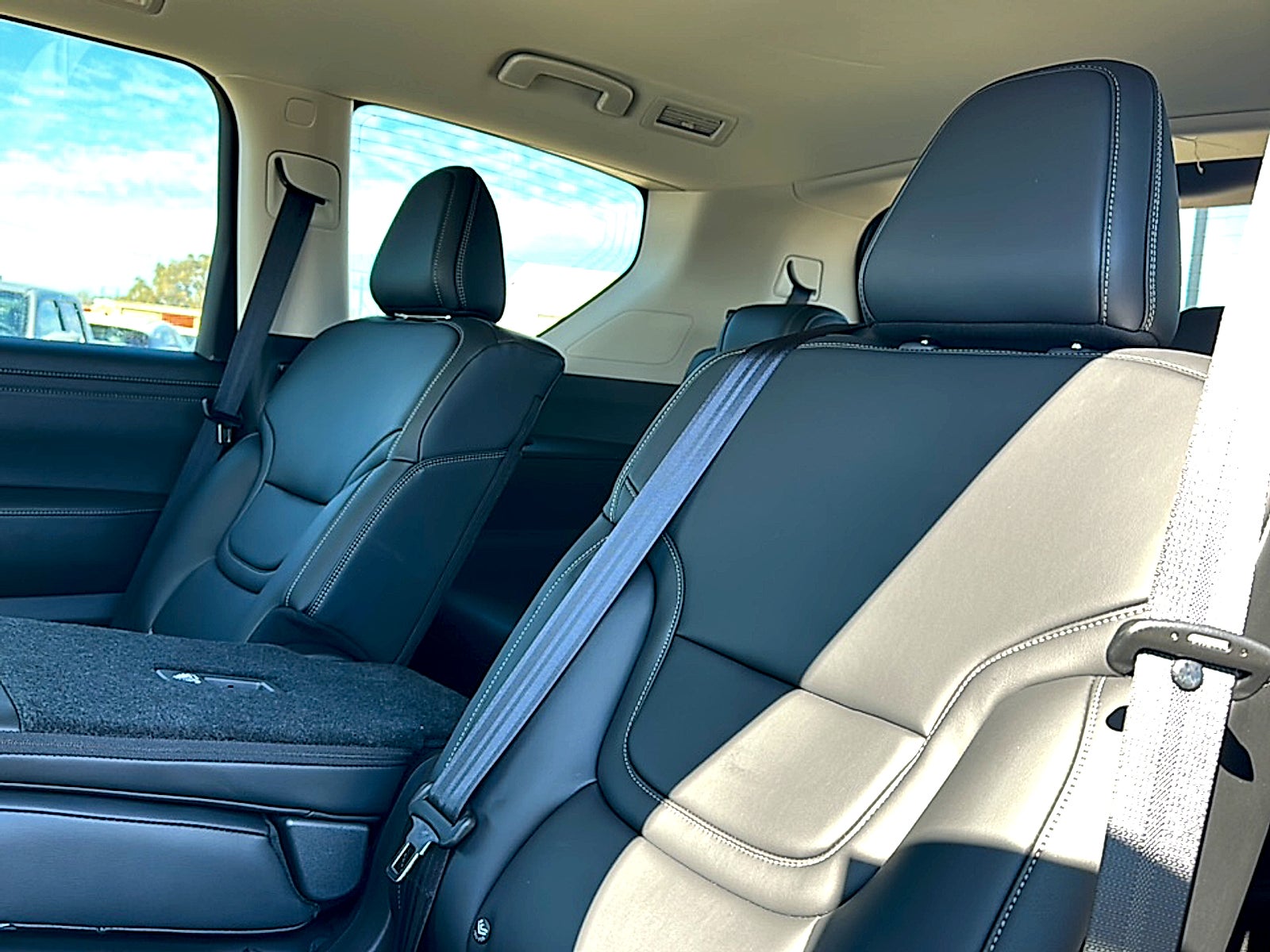 2025 Nissan Armada SV