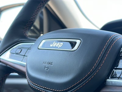 2023 Jeep Grand Cherokee Summit 4x2