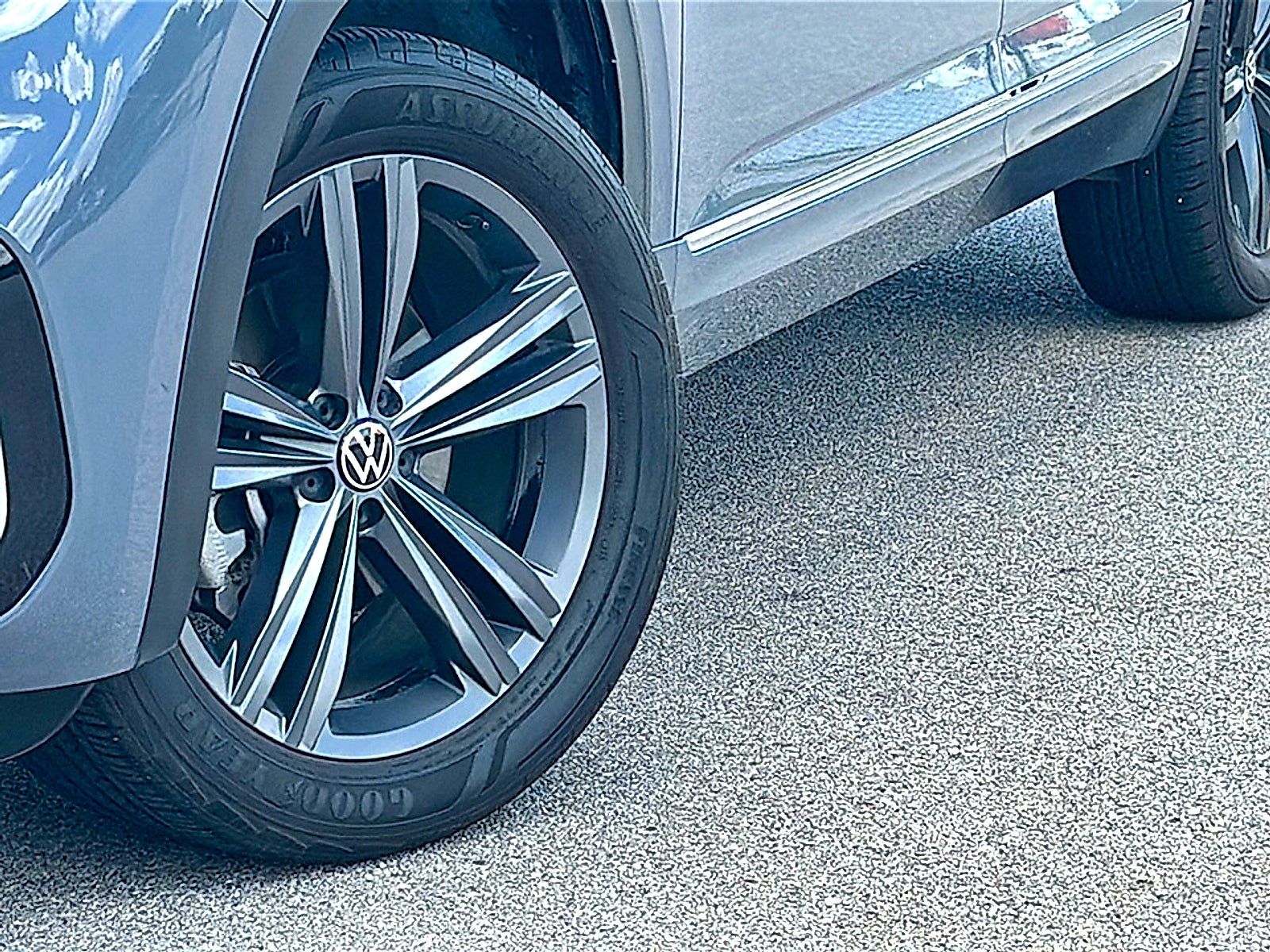 2021 Volkswagen Atlas Cross Sport 3.6L V6 SE w/Technology R-Line