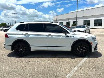 2023 Volkswagen Tiguan SE R-Line Black