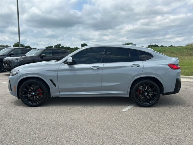 2025 BMW X4 xDrive30i