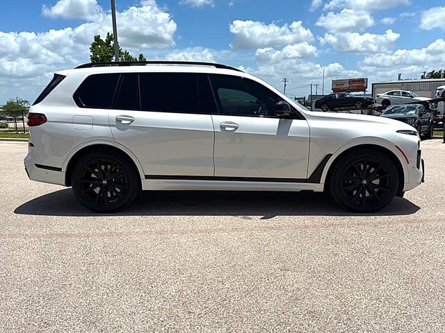 2025 BMW X7 M60i