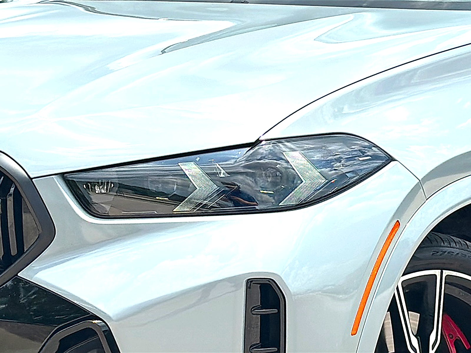 2025 BMW X6 M60i