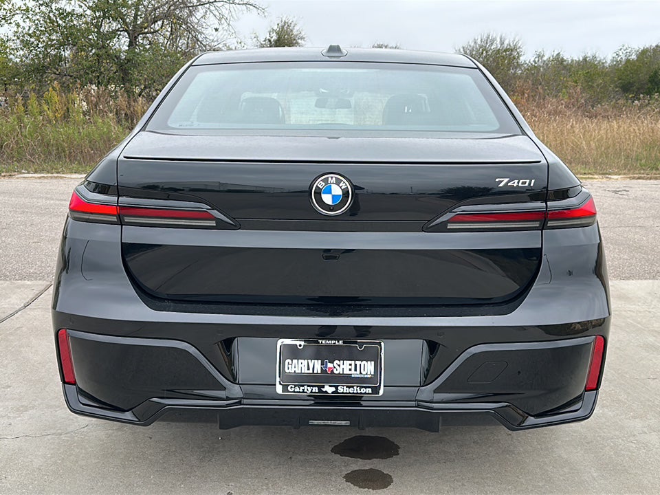 2026 BMW 7 Series 740i