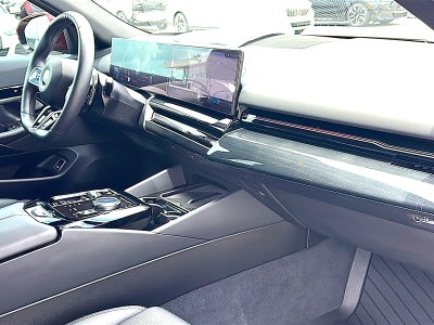 2025 BMW 5 Series 530i