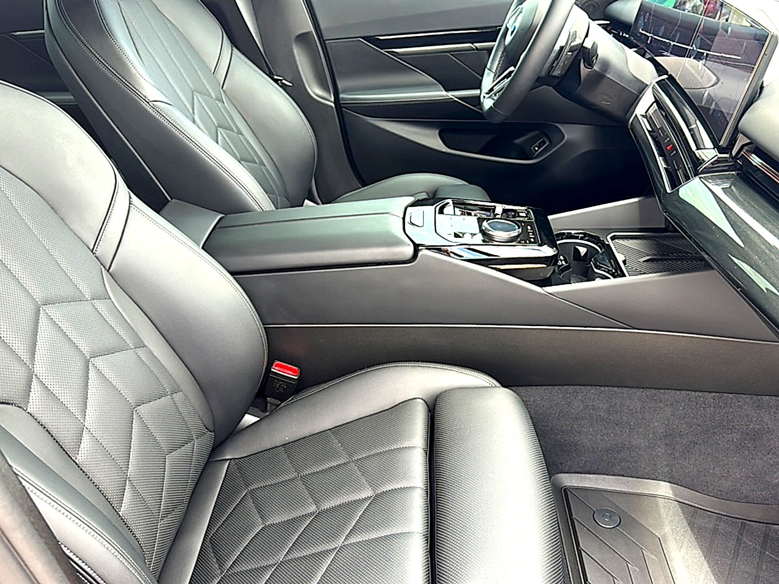 2025 BMW 5 Series 530i