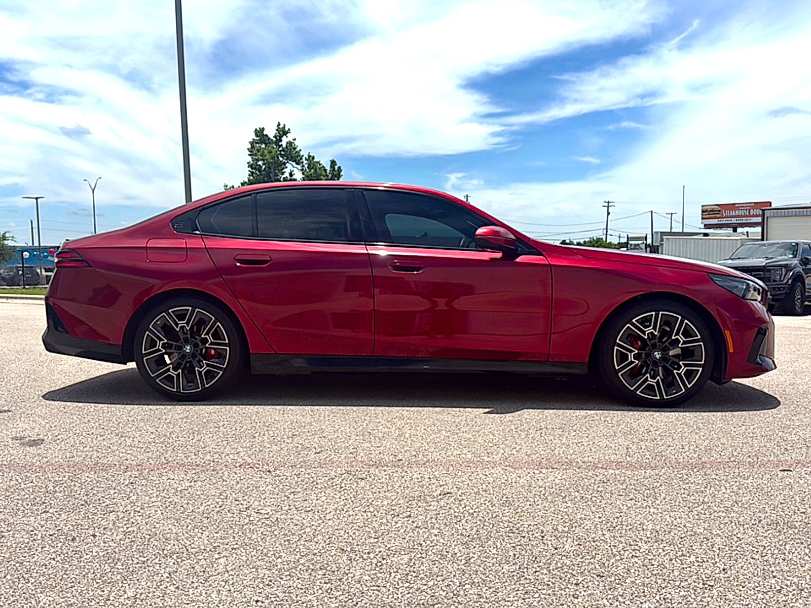 2025 BMW 5 Series 530i
