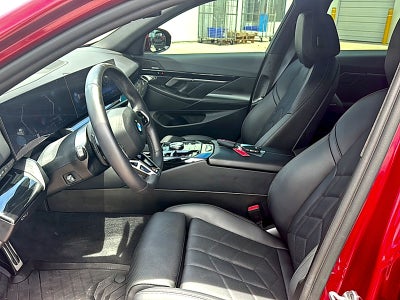 2025 BMW 5 Series 530i