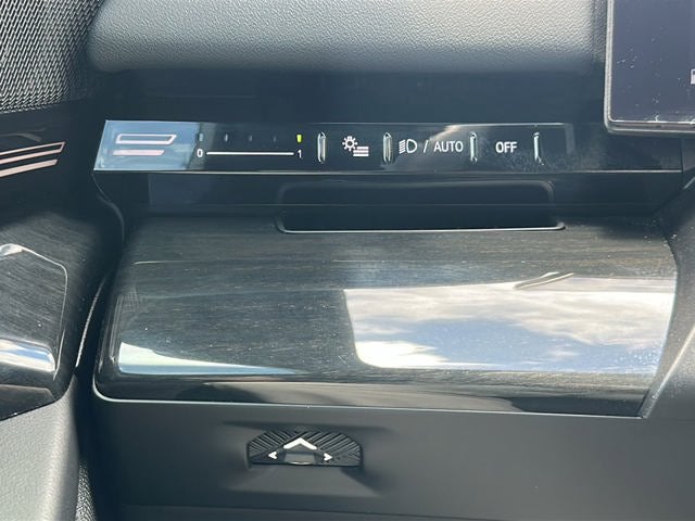 2025 BMW 5 Series 530i