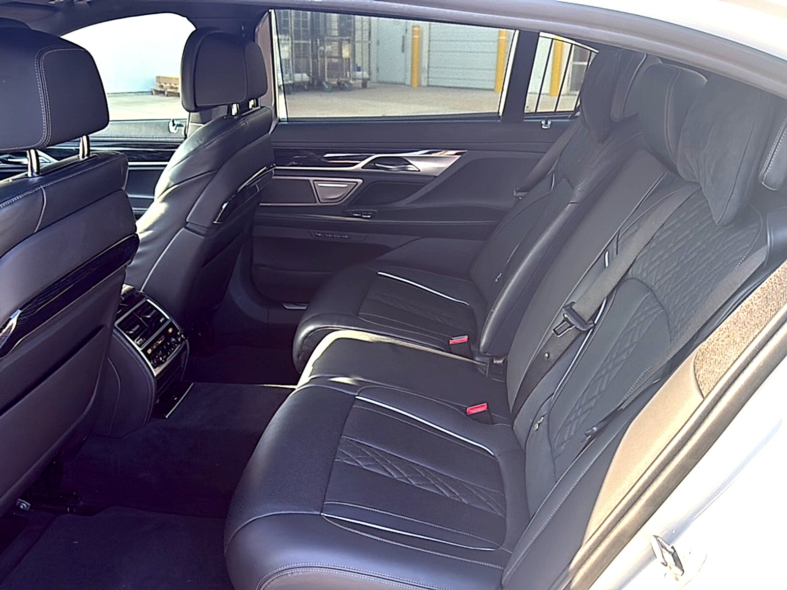 2022 BMW 7 Series 740i