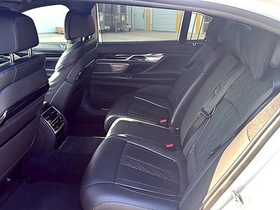 2022 BMW 7 Series 740i