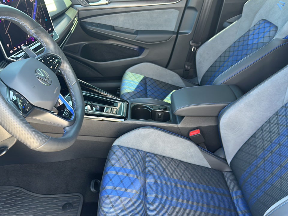 2025 Volkswagen Golf R 2.0T Black Edition
