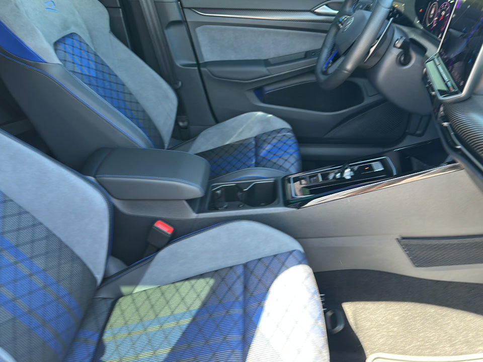 2025 Volkswagen Golf R 2.0T Black Edition