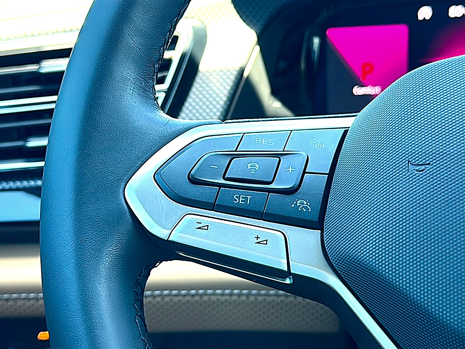 2025 Volkswagen Atlas Cross Sport 2.0T SEL R-Line Black