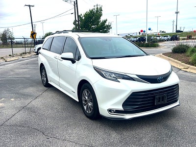 2021 Toyota Sienna XLE